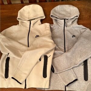 Nike Tech Hoodies in Cream and Gray Men Medium